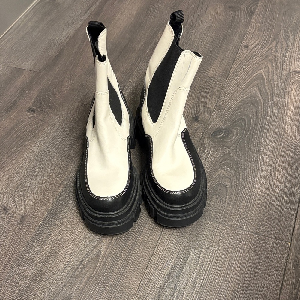 Marc Fisher Black and White Women's Boots